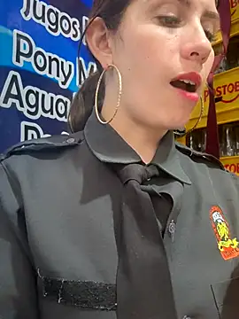 Alysson-- live sex cam