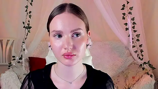 MishkaMe's cam snapshot