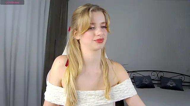 KelsiWest's cam snapshot