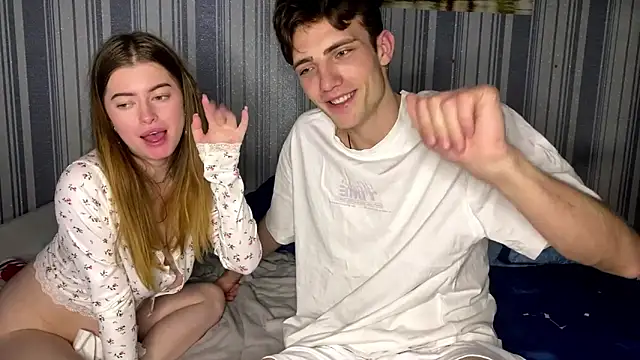 EmiliaCouple live sex cam