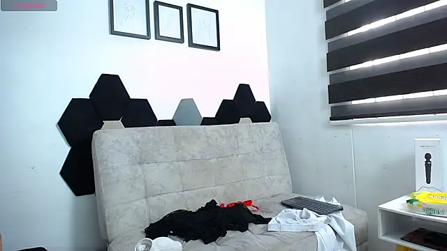 Megan_mdls's cam snapshot