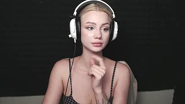 RealLinaaa's cam snapshot