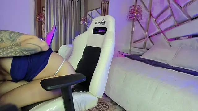 amarantha_23's cam snapshot