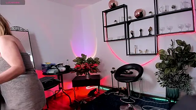 issa_soto_'s cam snapshot