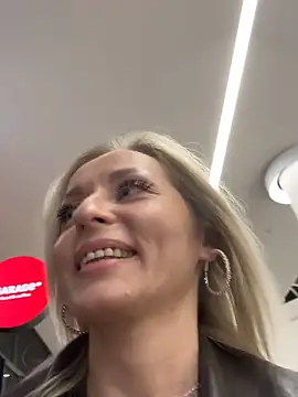 VikaBunny1 live sex cam