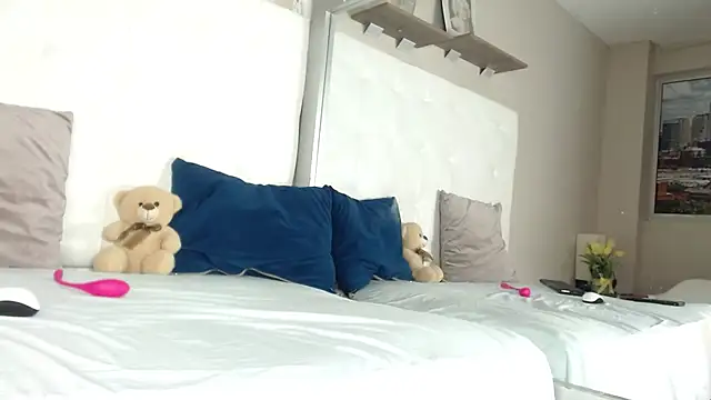 willow_smitt's cam snapshot