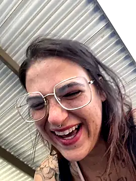 SafeinouterSpace's cam snapshot