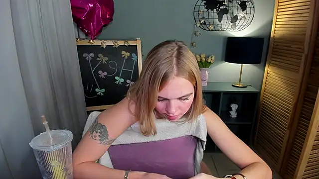 Aria69Stars's cam snapshot