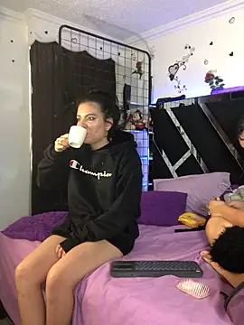 1lovelygirls live sex cam