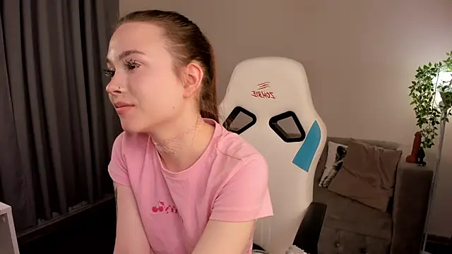 Dolly_Gleam's cam snapshot