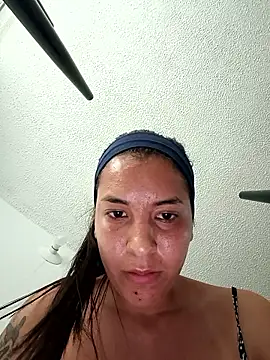 Bonny_Klote live sex cam