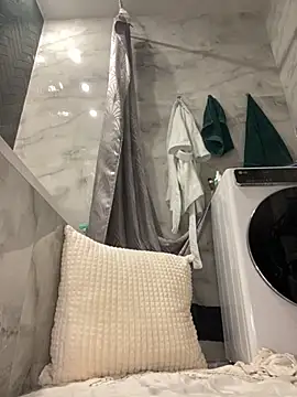 Kitty_Kisss live sex cam