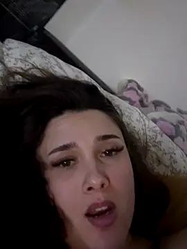 MayaVonDe live sex cam