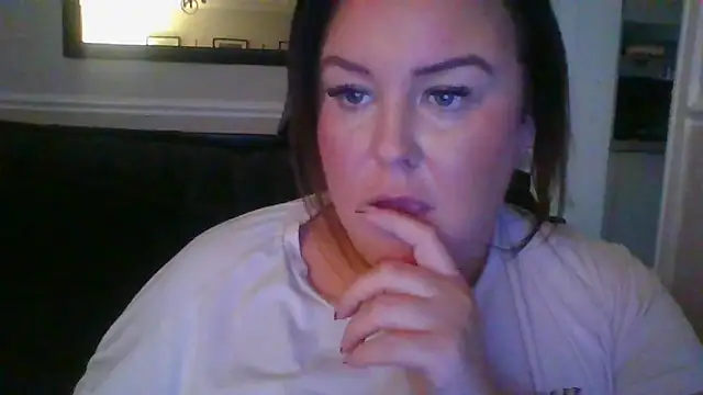 brunetslut's cam snapshot