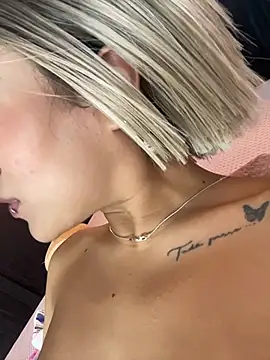 MystiqueXXX live sex cam