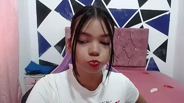 shy_luna18's web cam