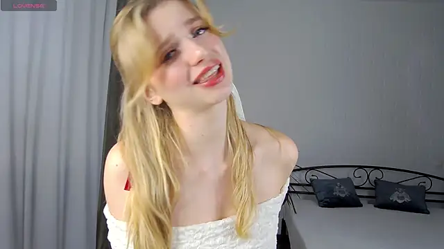 KelsiWest's cam snapshot