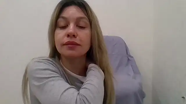 Little_Milf_5's cam snapshot