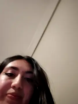 BELLA-CHERRY-30's web cam