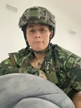 Miia_Hoot's cam snapshot