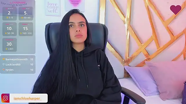 ChloeHarper_'s cam snapshot