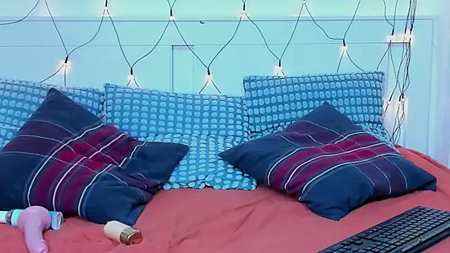 MonaLuxxx's cam snapshot