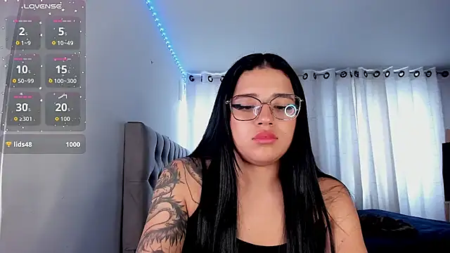 aliice_walker_'s cam snapshot