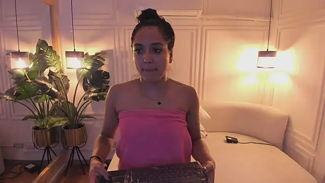 Dafne_Hillss's cam snapshot