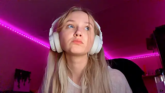 KarinRobertson's cam snapshot