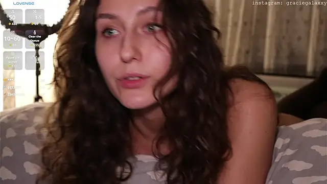 GracieGalaxy's cam snapshot