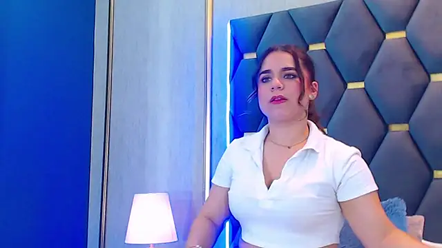 ThaniaJones live sex cam