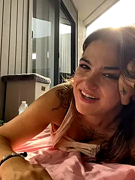 SafeinouterSpace's cam snapshot