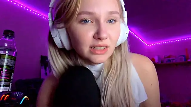 KarinRobertson's cam snapshot