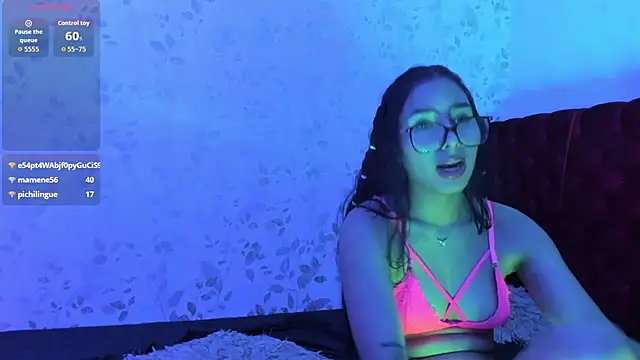 Luciaoregon's cam snapshot