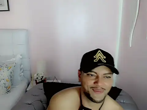 sebastian_cruz_'s cam snapshot