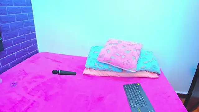 Cora_222's cam snapshot