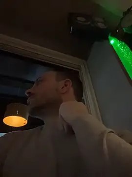 Adventurehotman live sex cam