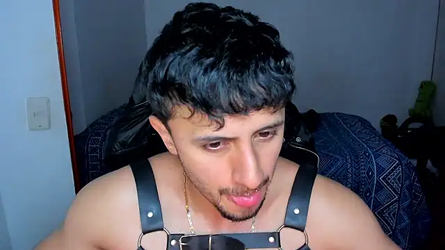 Tommy_Bred live sex cam