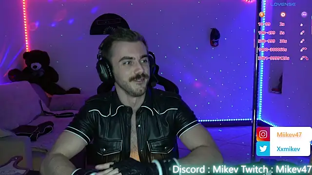 Mikev live sex cam