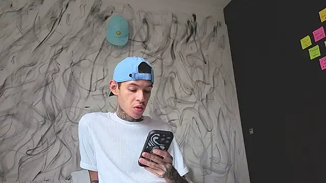 Saturno_v live sex cam