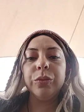 madelaine- live sex cam