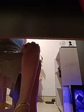 Bella_Exhibition's cam snapshot