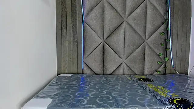 VaioletSinnz__'s cam snapshot