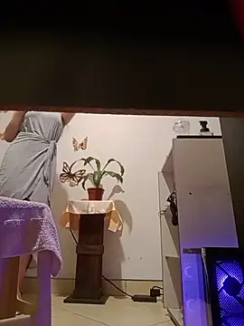 Bella_Exhibition's cam snapshot