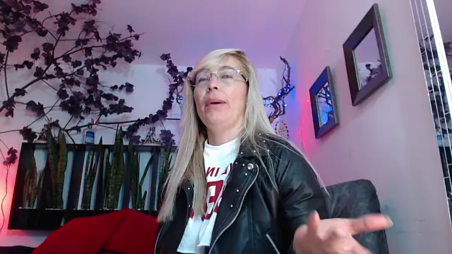 Sara_Valkyri live sex cam