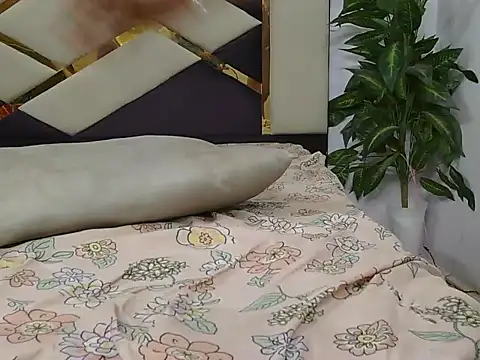 Lovelyy-couple live sex cam