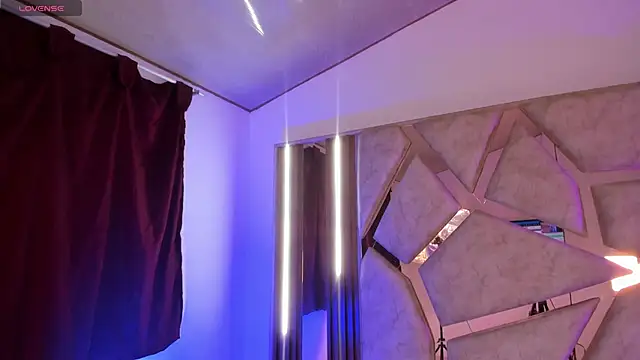 cute_emily_'s web cam