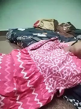 aadhini01's cam snapshot