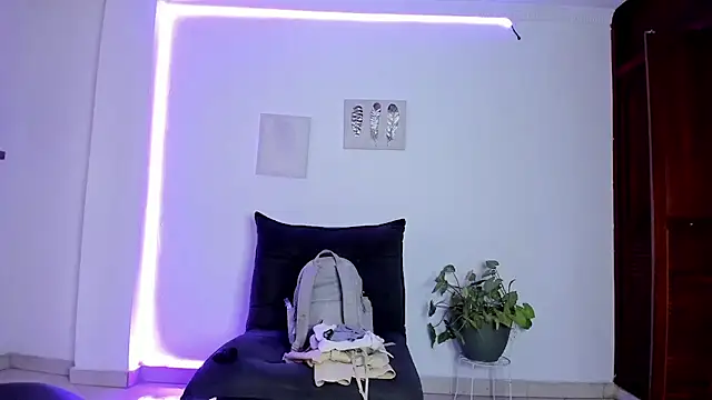 anniesweet-'s cam snapshot