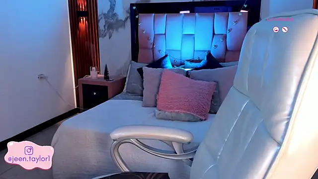 Jeen_Taylor's cam snapshot